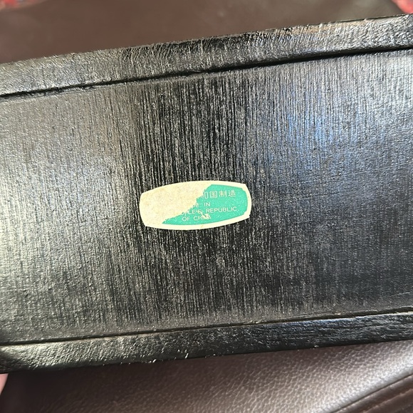 Vintage black wood and brass jewelry box - Picture 8 of 13